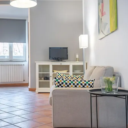 Residenza San Leonardo 2 - Centro Storico Apartment *